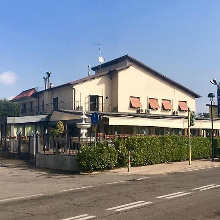 Bella Napoli Albergo Chiari Exterior foto